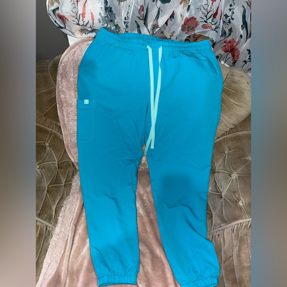 Garde Malade Women’s Scrub Pants